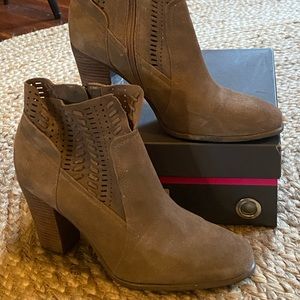 Vince Camuto tan bootie size 10